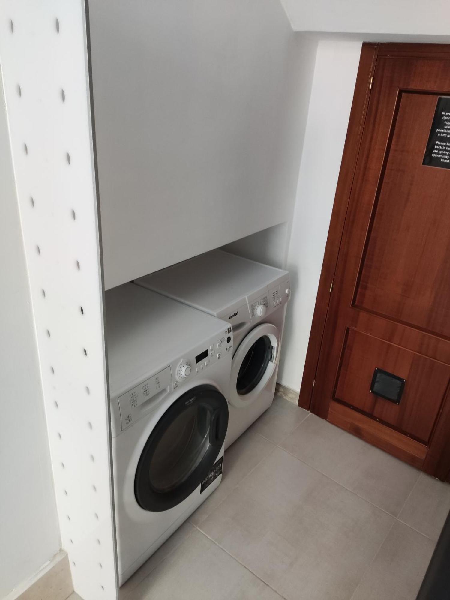 Trani Residence Luaran gambar