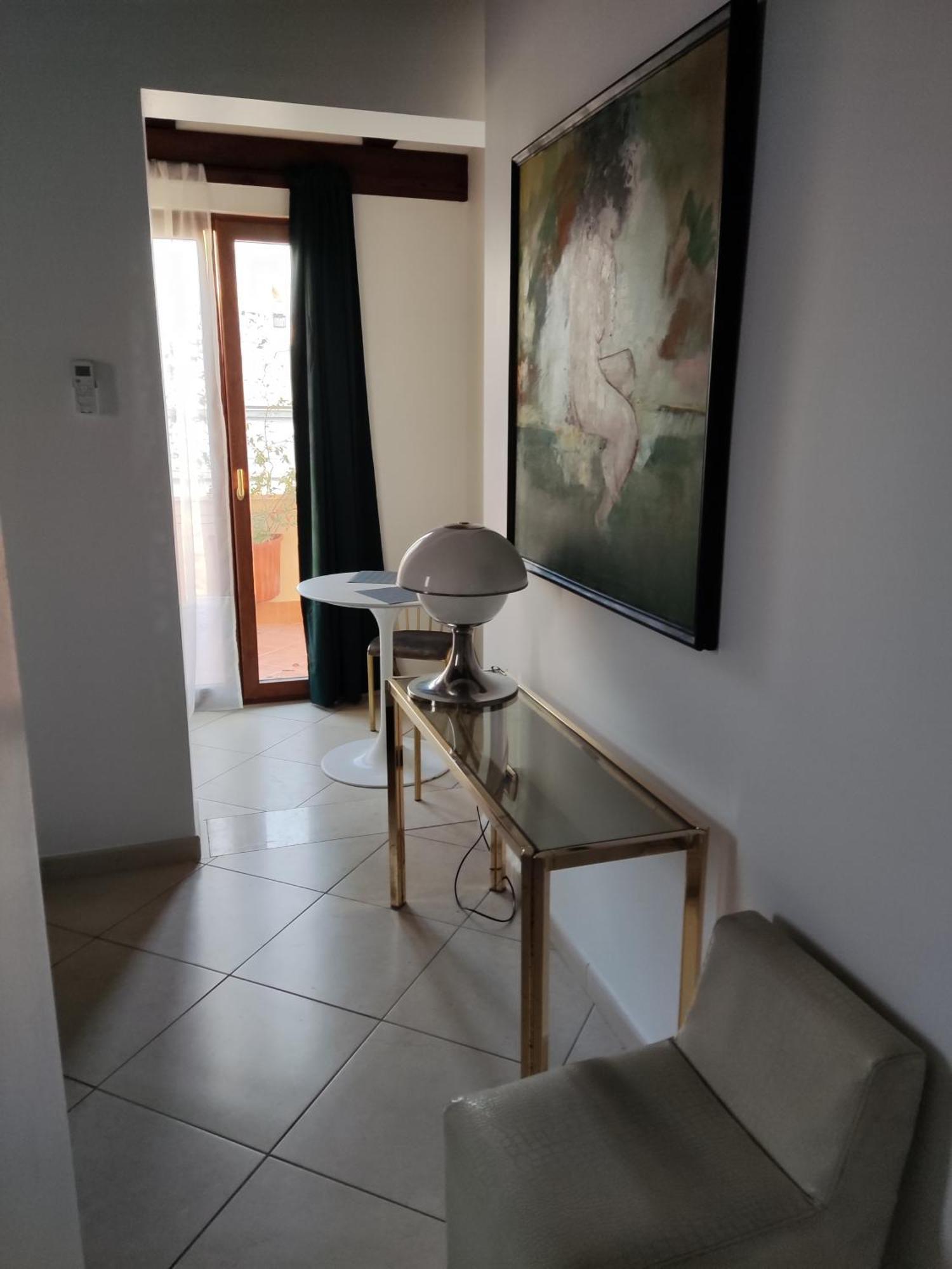 Trani Residence Luaran gambar