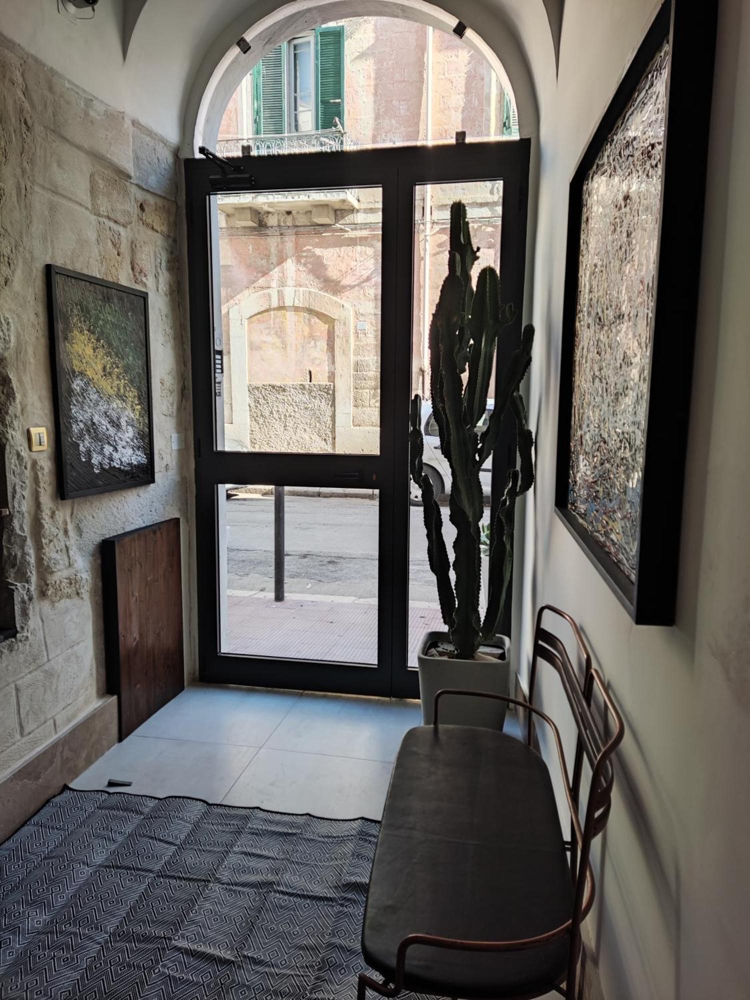 Trani Residence Luaran gambar