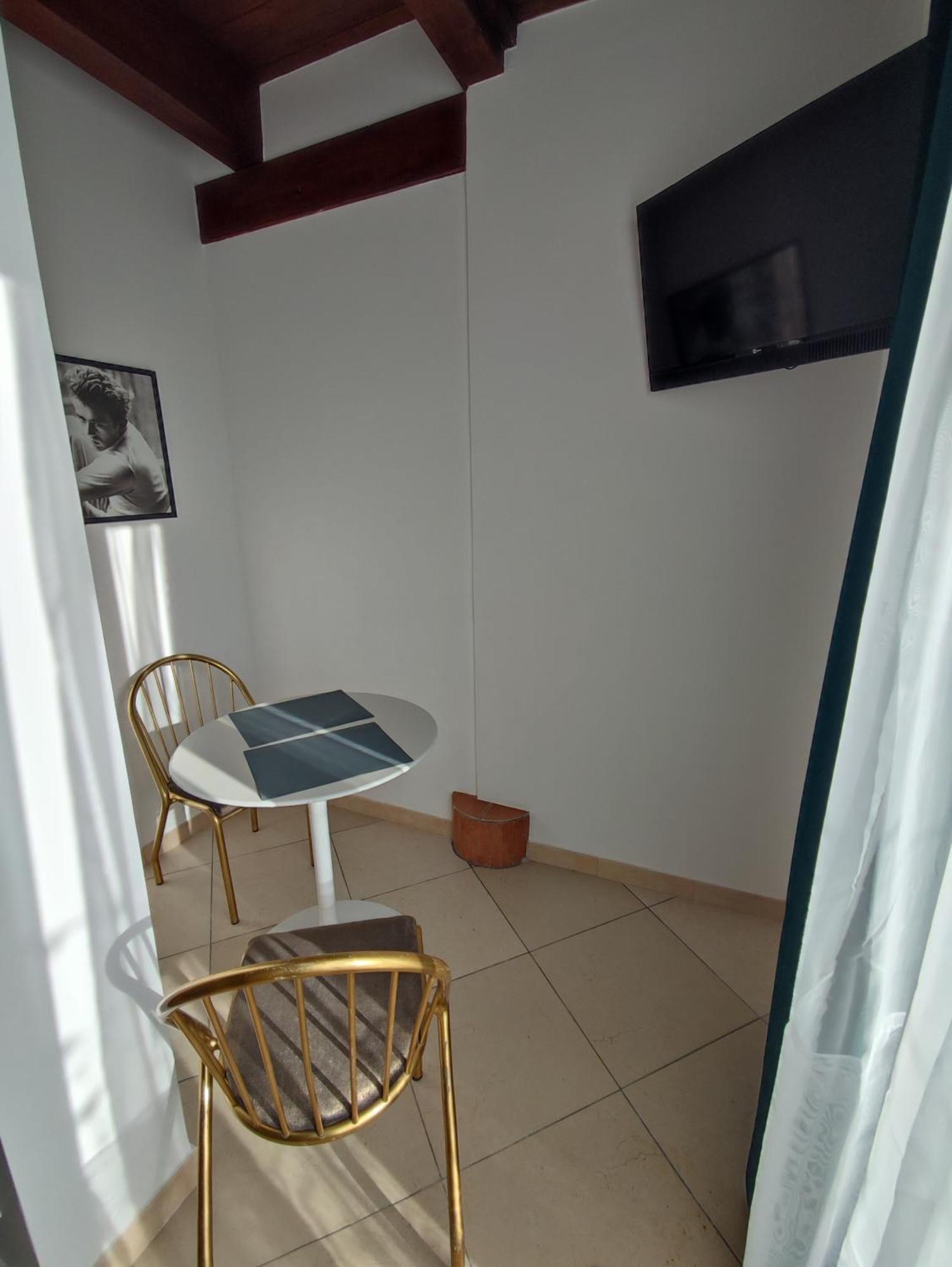 Trani Residence Luaran gambar