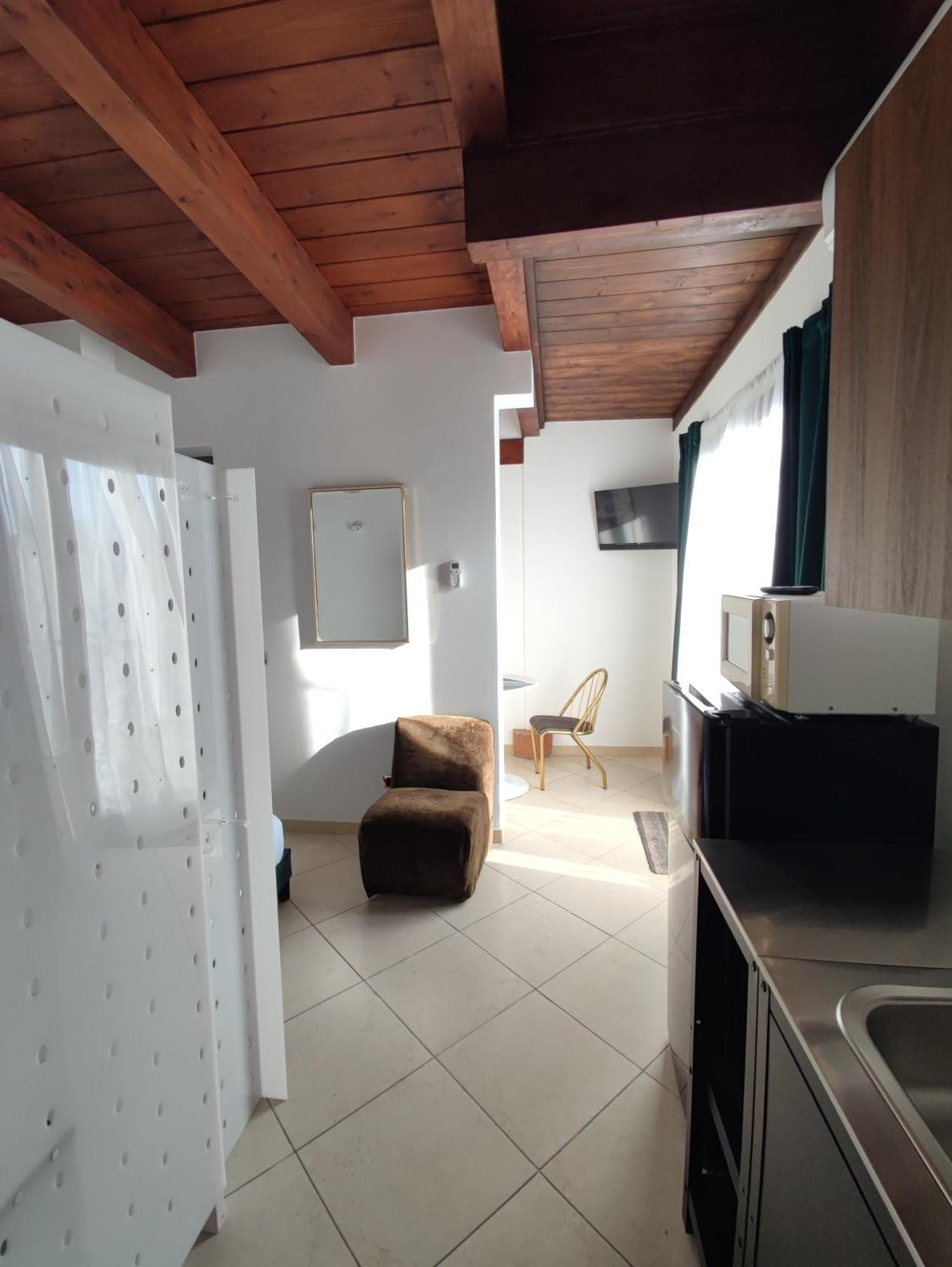 Trani Residence Luaran gambar